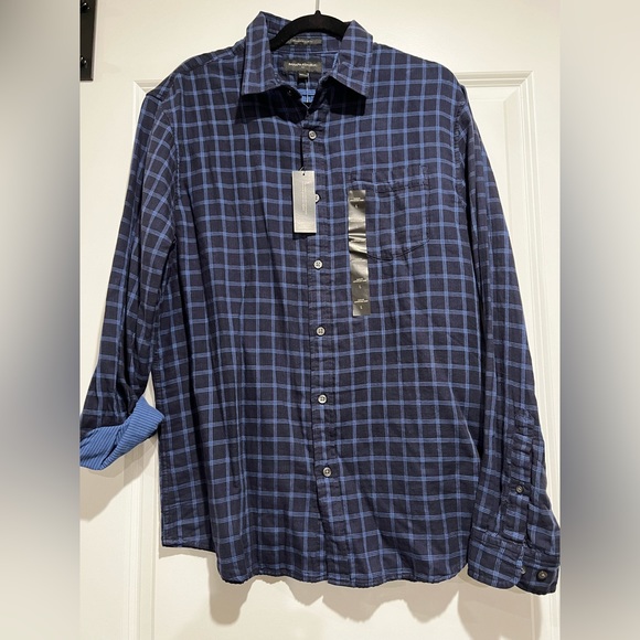 Men’s Banana Republic Untucked Button Down Shirt - Picture 1 of 4
